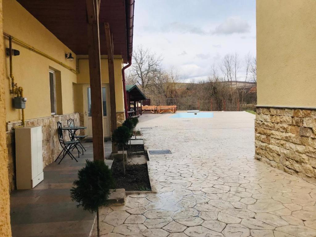 Camera Matrimoniala cu Acces Ciubar Relax Gilău Exterior foto